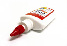 Colle viniliche normali e resistenti all’acqua 982 0 Colle viniliche